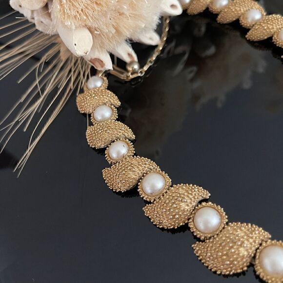 Vintage Trifari Faux Pearls & Clear Round Multi Faceted  Trifari gold tone vintage faux pearl studded heavy statement necklace